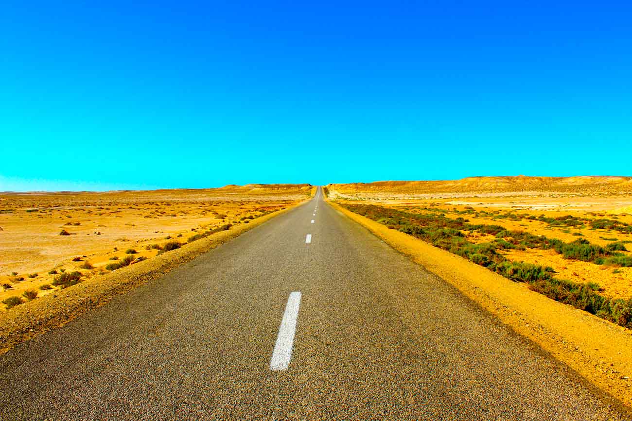 背景画像：世界の道路